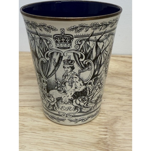 Bilston & Battersea Enamels '1977 Silver Jubilee Beaker', Halcyon Days #18 - Picture 2 of 6